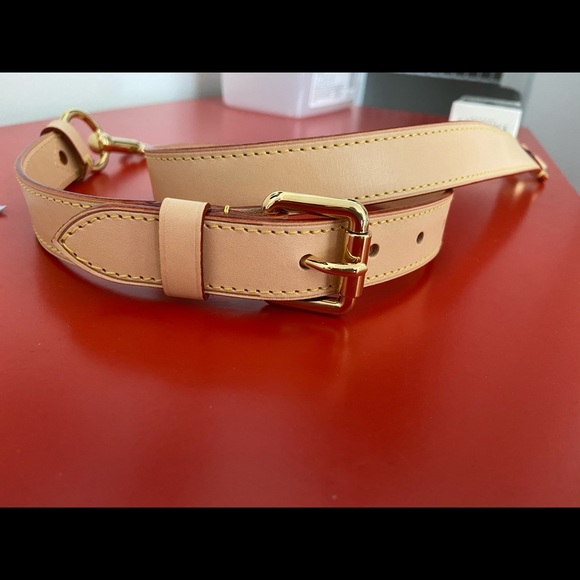 Louis Vuitton vachetta leather shoulder strap. - Picture 5 of 8